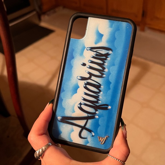 Wildflower Iphone XR Aquarius Case - Picture 2 of 2